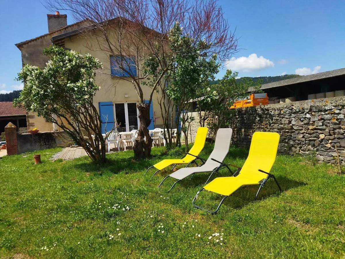 Hébergement de vacances Villa Chez Gustou à Domeyrat France