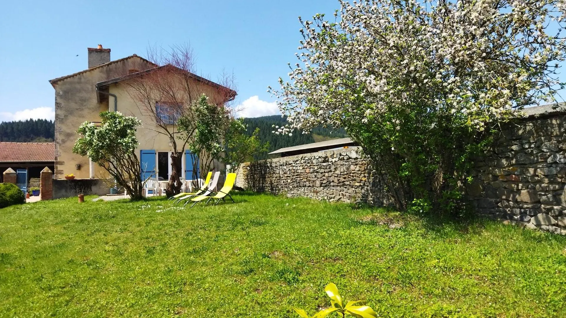 Villa Chez Gustou à Domeyrat